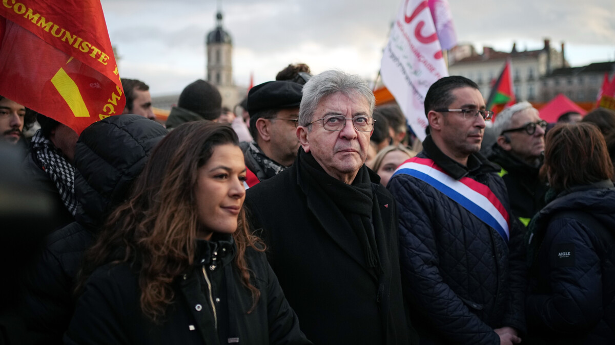 Jean-Luc Mélenchon présente des excuses après avoir ironisé sur la prononciation de «Glucksmann»