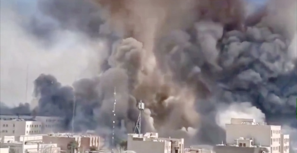 Iran - L’impressionnante vidéo de bombardements massifs à Téhéran