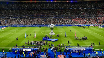 — Coupe de France : la finale se jouera un vendredi au Stade de France