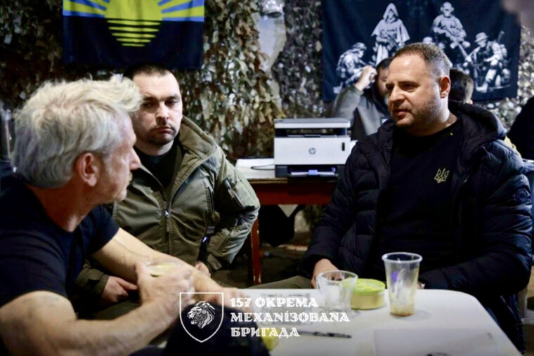 Ukraine : soupçons de corruption suite à la rencontre entre Sean Penn  et Andriy Yermak pendant les Oscars