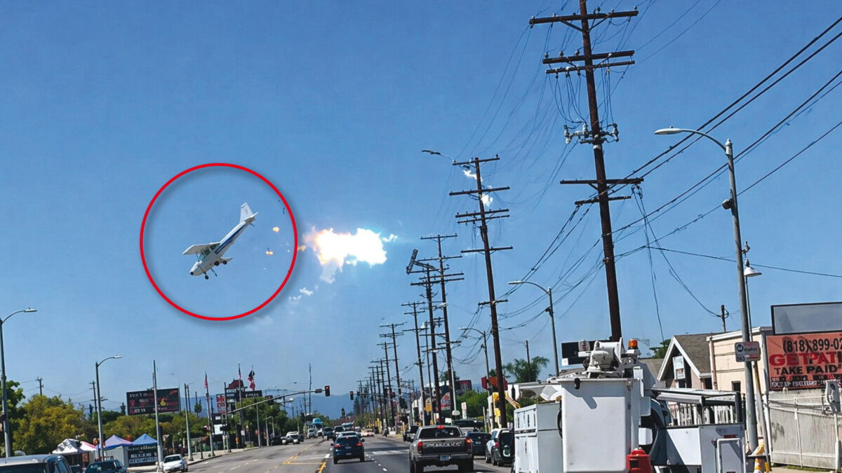 VIDÉO - Un avion percute des lignes à haute tension et s'écrase à Pacoima, en Californie