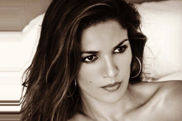 EXCLU – Hommage à Nadia Farès, son interview culte pour Entrevue : « La vie est injuste, elle fait des cadeaux à certaines et pas à d’autres. » — photo