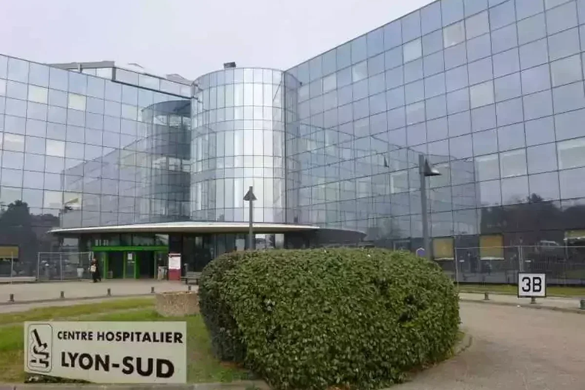 À Lyon, le CHU mise sur la téléconsultation pour freiner le « gaz hilarant »