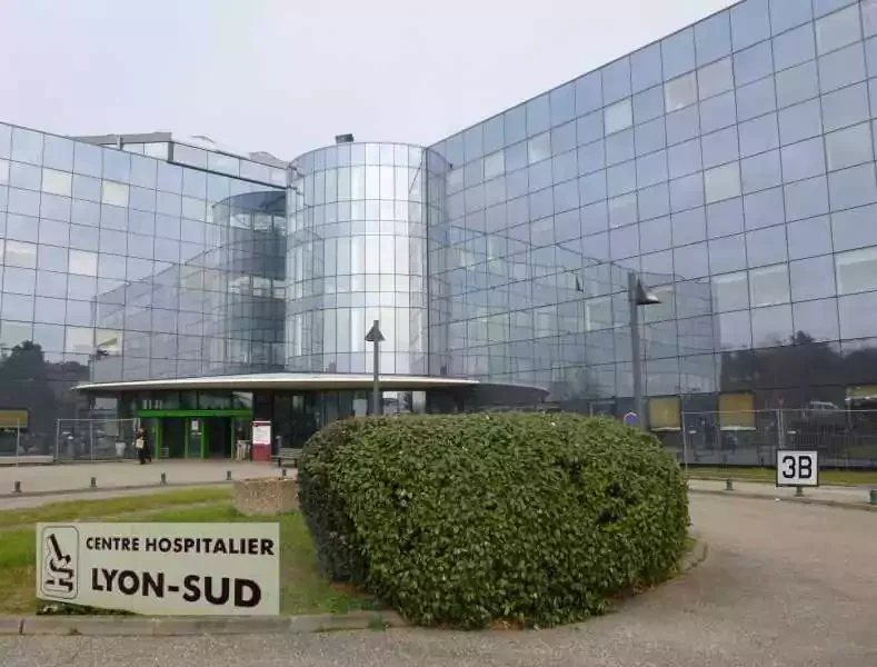 In Lyon, the university hospital is relying on teleconsultations to curb the spread of "laughing gas".