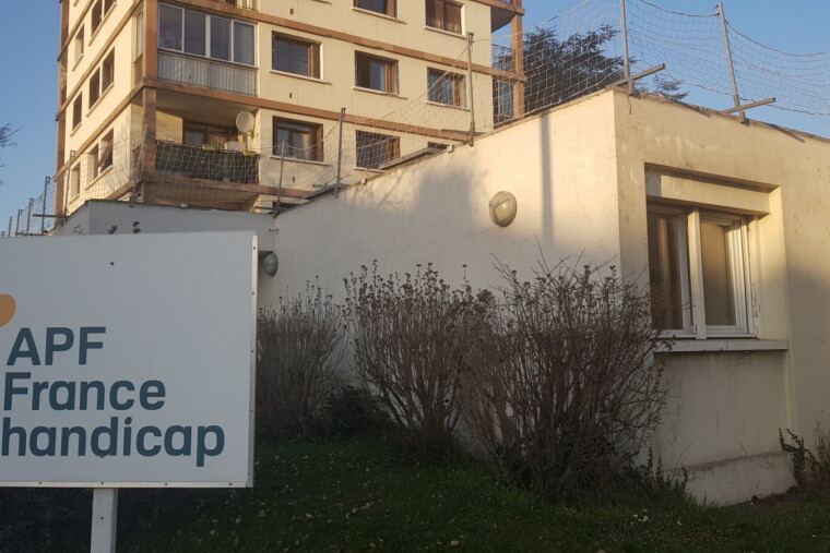 APF France handicap attaque l'Etat en justice pour l'accessibilité jugée au point mort