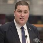 Afrique du Sud : le maire du Cap Geordin Hill-Lewis prend la tête de l’opposition et affiche ses ambitions nationales