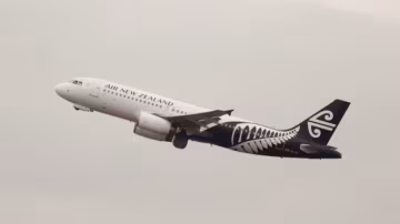 Air New Zealand augmente ses prix et réduit ses vols face à l’explosion du coût du carburant