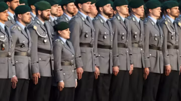 Allemagne : polémique autour d’une loi imposant des restrictions de sortie pour les hommes en âge de combattre