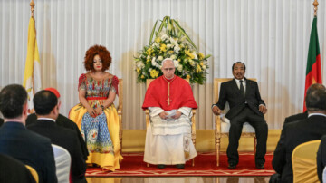Au Cameroun, le pape met en garde contre les dérives de l’intelligence artificielle et ses impacts globaux