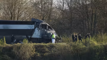 Collision avec un TGV dans le Pas-de-Calais: le chauffeur du poids lourd mis en examen