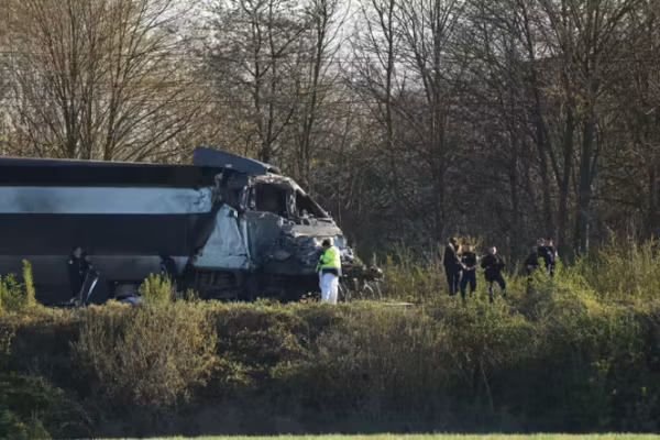 Collision avec un TGV dans le Pas-de-Calais: le chauffeur du poids lourd mis en examen