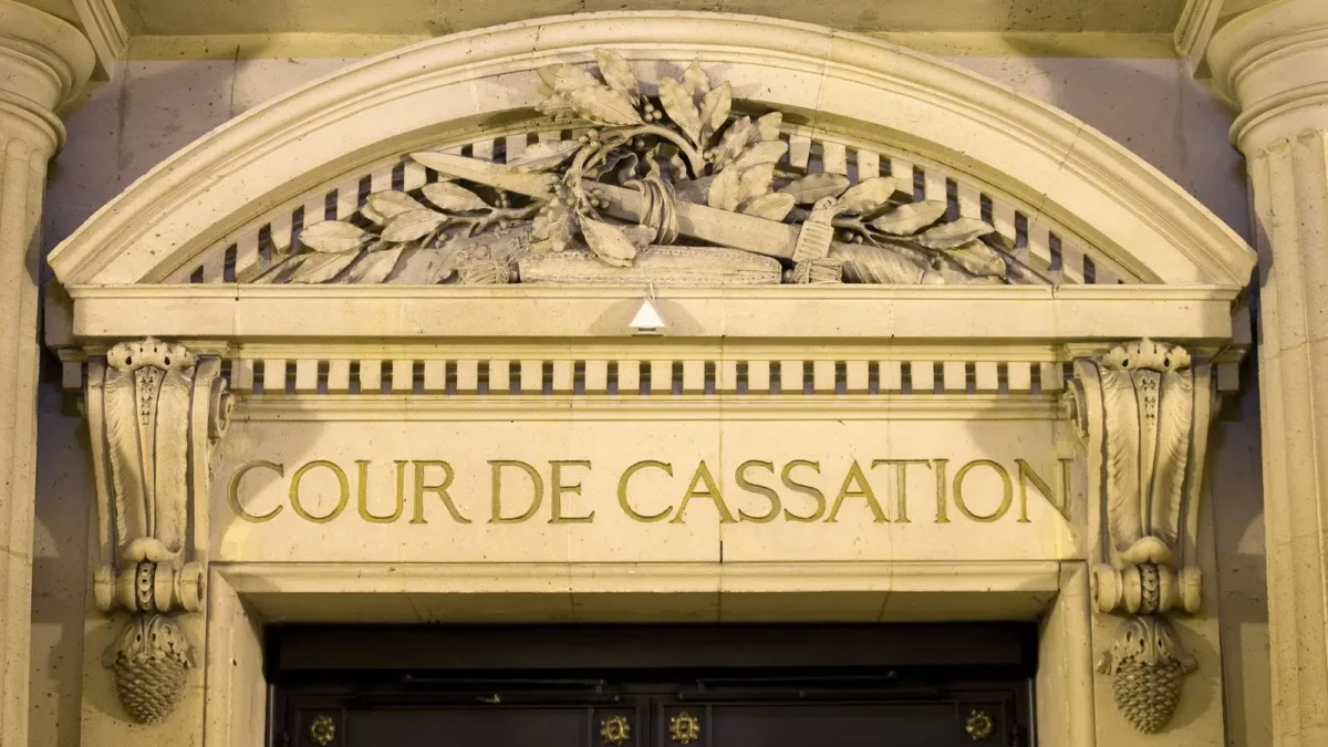 Conjoint salarié: la Cour de cassation allège la preuve, même en entreprise dirigée par l'époux
