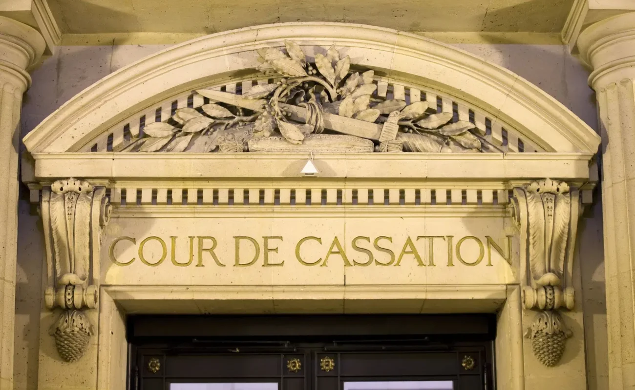 Conjoint salarié: la Cour de cassation allège la preuve, même en entreprise dirigée par l'époux