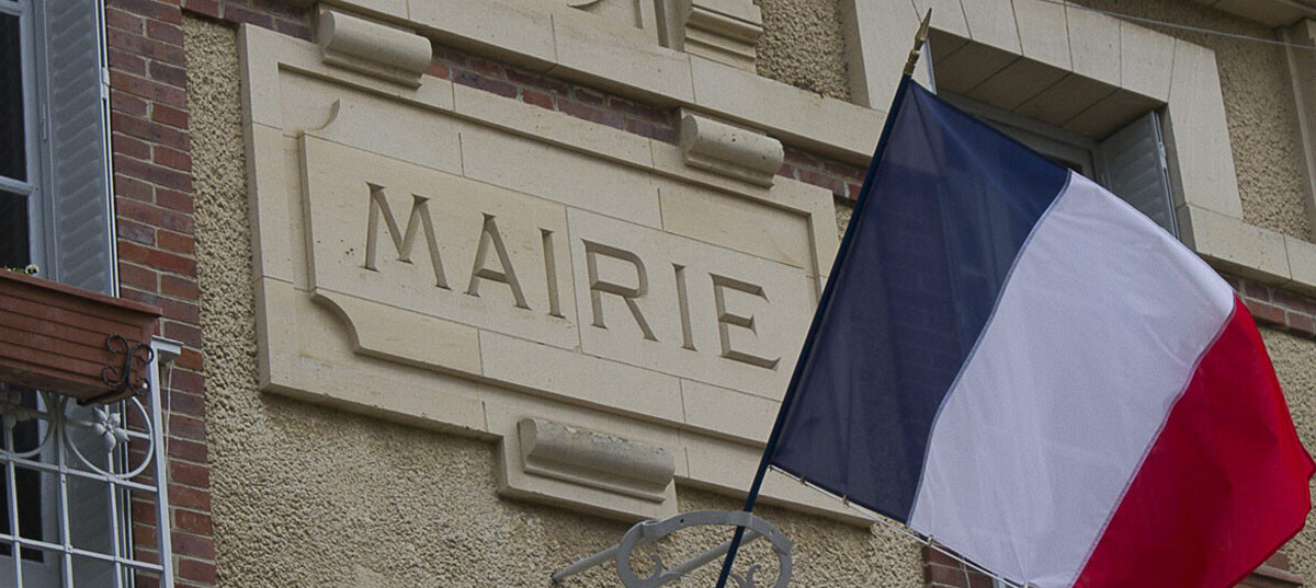 Des maires revendiquent la fermeté face aux pressions communautaires