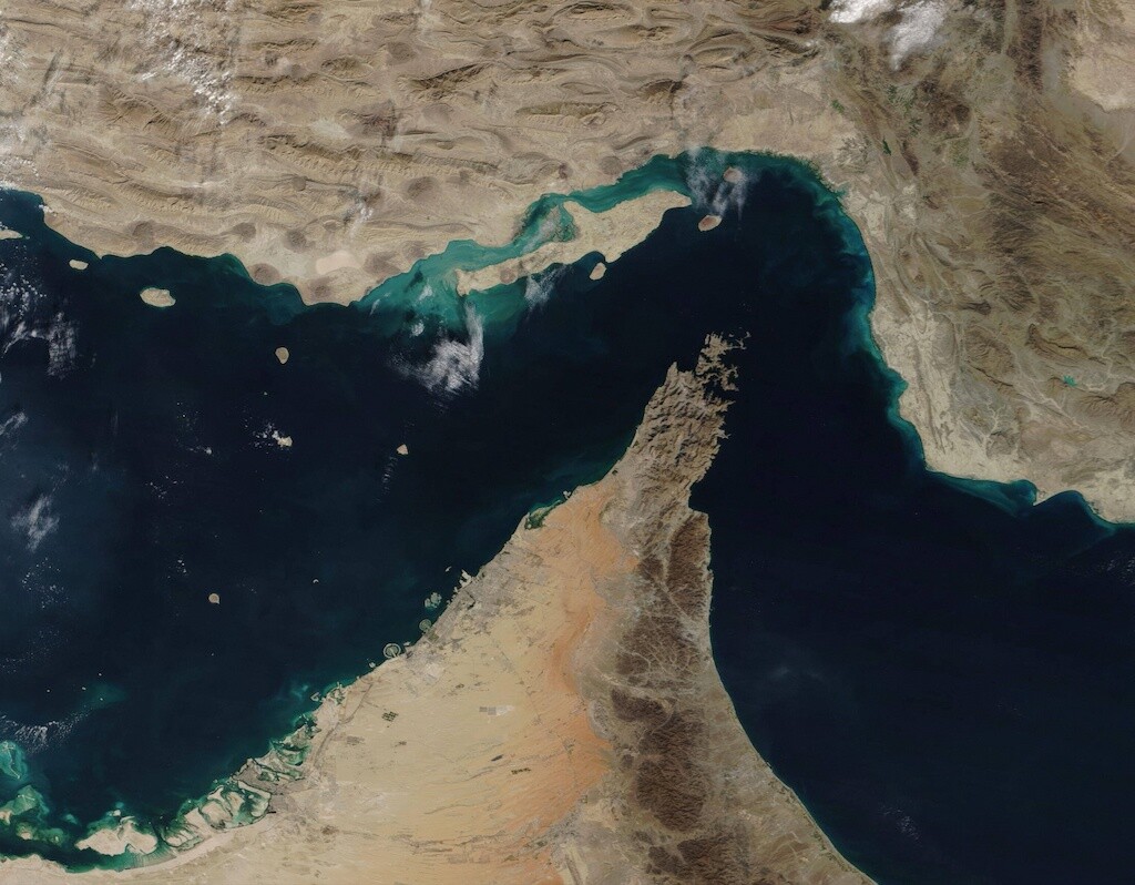 Strait of Hormuz: Oman engages in talks with Iran to try to ease the maritime tension