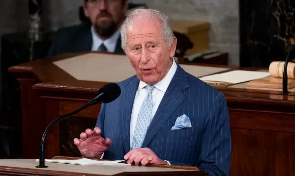 Devant le Congrès, Charles III met en garde contre un affaiblissement de l’alliance avec les États-Unis