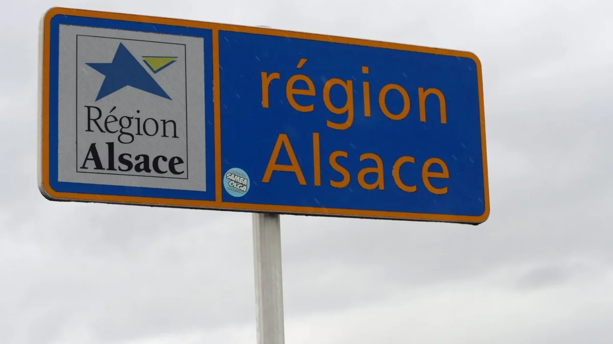 Dix présidents de région vent debout contre le retour d'une Alsace région