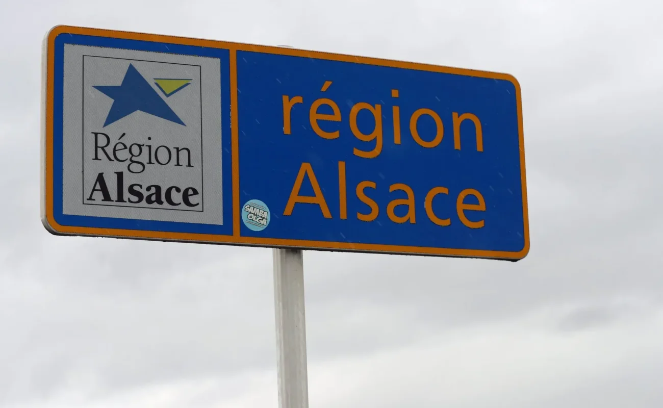 Dix présidents de région vent debout contre le retour d'une Alsace région