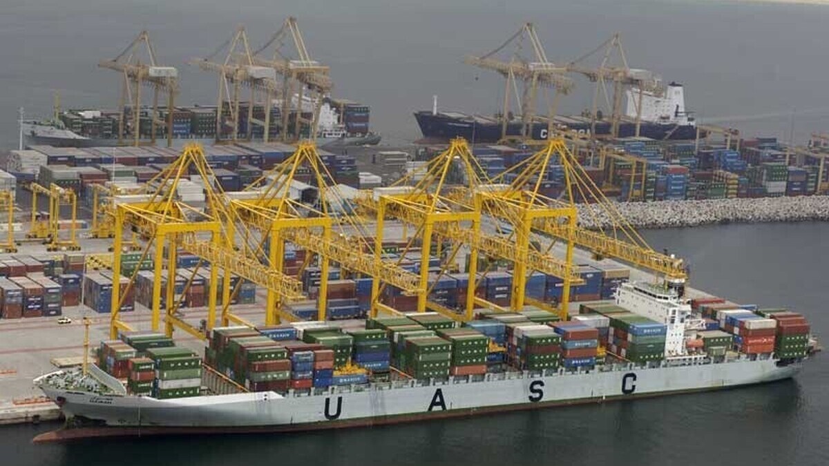 Émirats arabes unis : un port stratégique visé par une attaque, quatre blessés