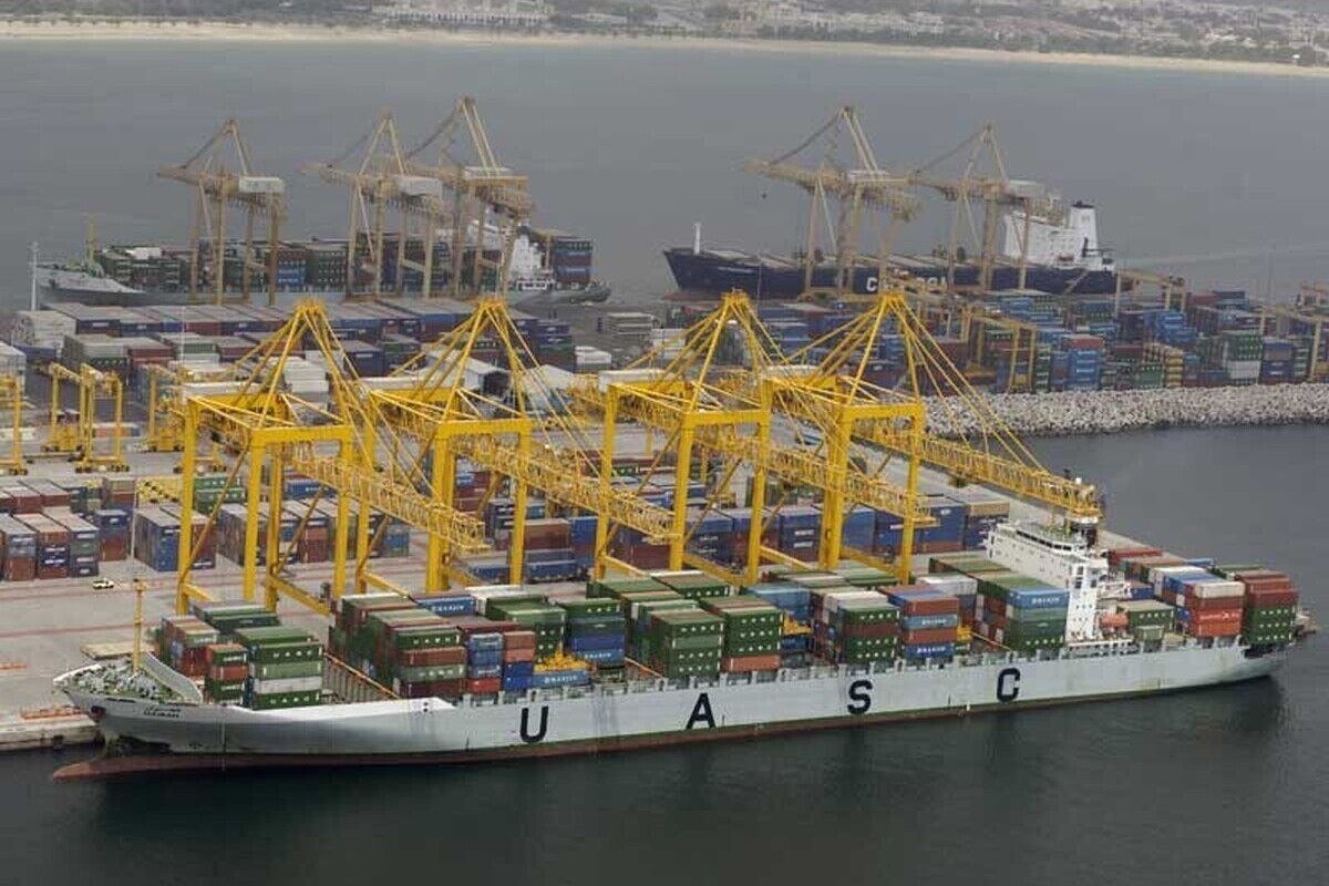 Émirats arabes unis : un port stratégique visé par une attaque, quatre blessés