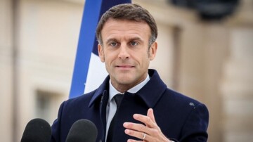 Emmanuel Macron convie 500 maires à l'Élysée, un mois après les municipales