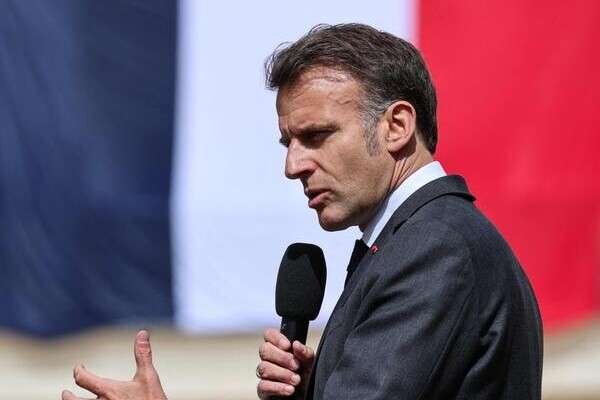 Emmanuel Macron promet un « mode commando » pour 150 projets industriels
