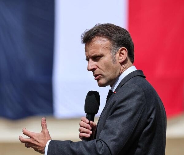 Emmanuel Macron promet un « mode commando » pour 150 projets industriels