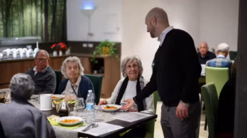 En Italie, le “logement pour seniors” séduit face à l’essoufflement des maisons de retraite