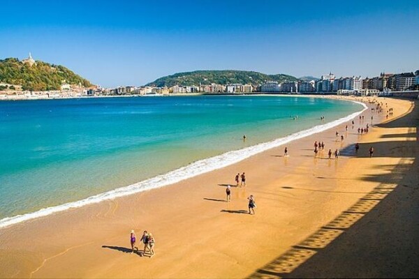 Érosion du littoral en Espagne : des plages menacées et un modèle touristique sous pression