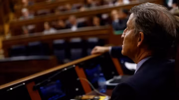 Espagne : Vox scelle une première coalition régionale avec les conservateurs, un tournant politique majeur