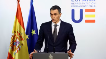 Espagne : la ligne pacifiste de Pedro Sánchez séduit, l’extrême droite marque le pas dans les sondages