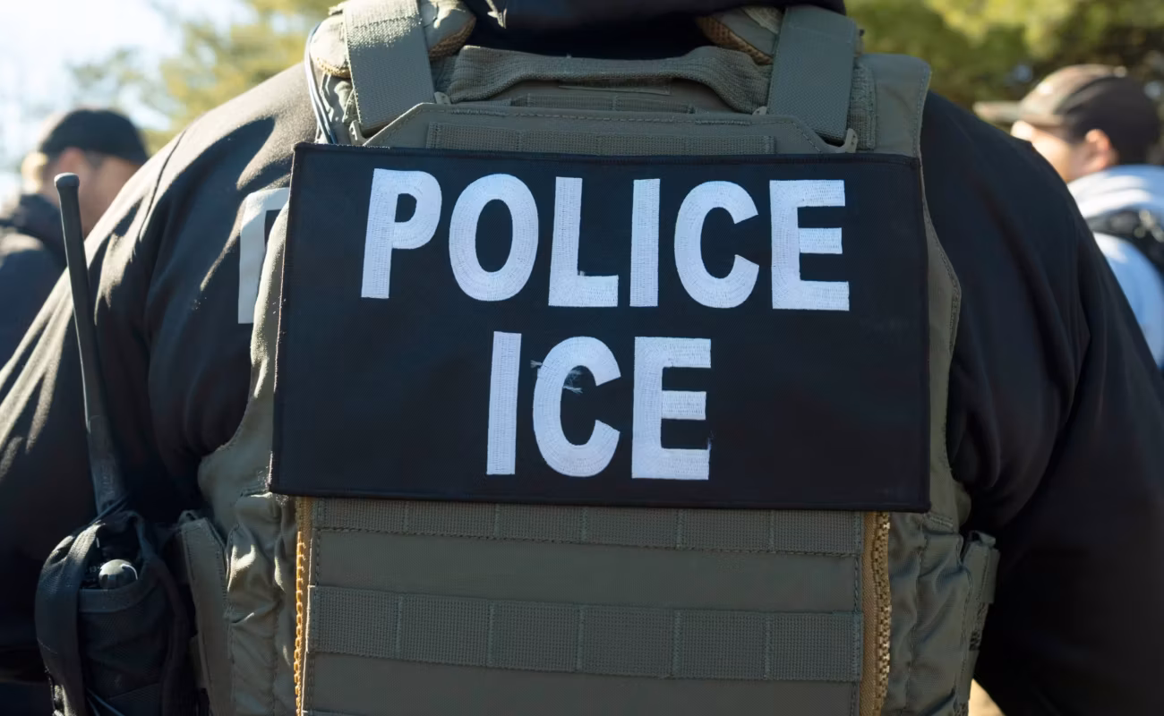 États-Unis : le directeur controversé de la police de l’immigration ICE annonce son départ