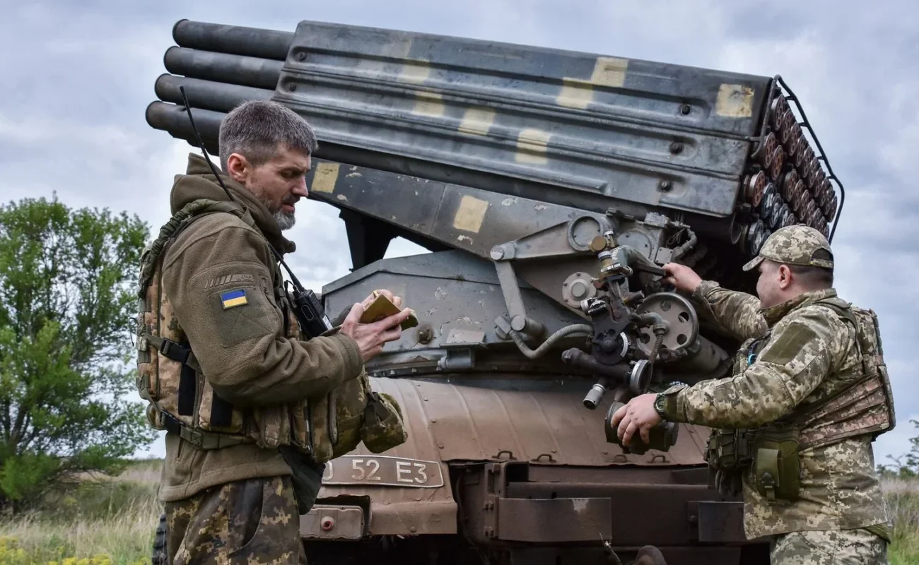 Explosion spectaculaire en Ukraine : Kiev revendique la destruction d’un système militaire russe clé