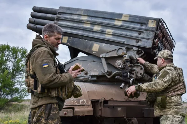 Explosion spectaculaire en Ukraine : Kiev revendique la destruction d’un système militaire russe clé