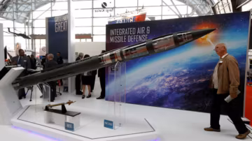 Face à la Chine, la marine américaine déploie des missiles Patriot en mer