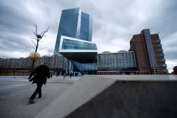 Face aux incertitudes économiques, la BCE appelée à garder son sang-froid malgré le risque d’un scénario noir