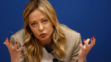 Golfe sous tension : Giorgia Meloni en tournée stratégique pour sécuriser l’énergie italienne