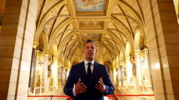 Hongrie : le vainqueur Peter Magyar vise une investiture rapide début mai