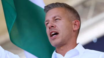 Hongrie : l’opposition Tisza distance le parti d’Orban à l’approche d’élections sous tension