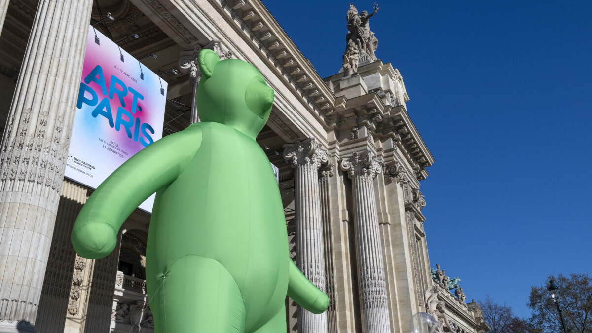 Au Grand Palais, les ours géants de Fabrice Hyber portent un message écologique