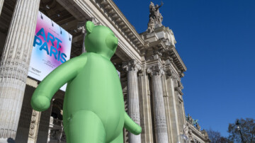 Au Grand Palais, les ours géants de Fabrice Hyber portent un message écologique