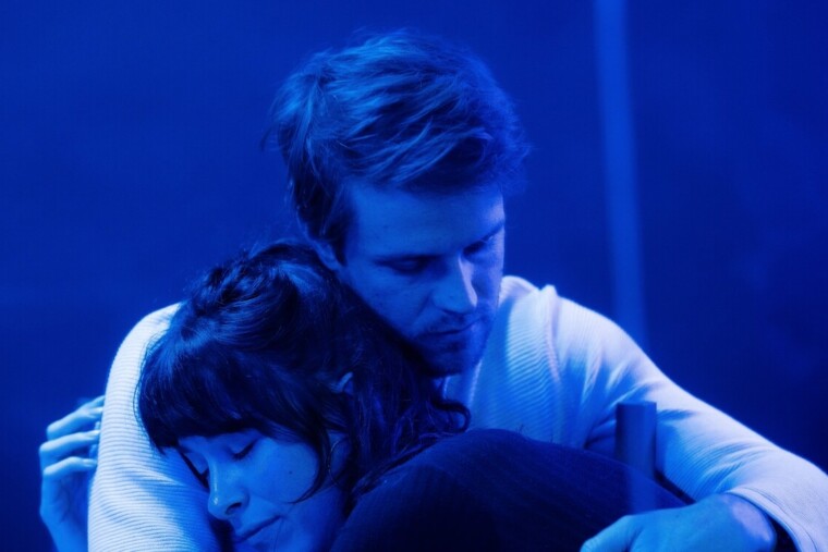 “Taxi Story”, un huis clos maîtrisé qui fait du temps un terrain de jeu théâtral