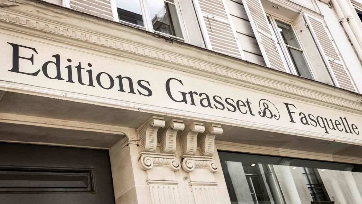 Après Grasset, 300 auteurs réclament une clause de conscience