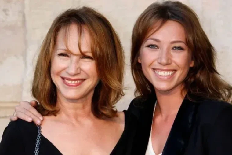 Mort de Nathalie Baye : Laura Smet perd son grand pilier