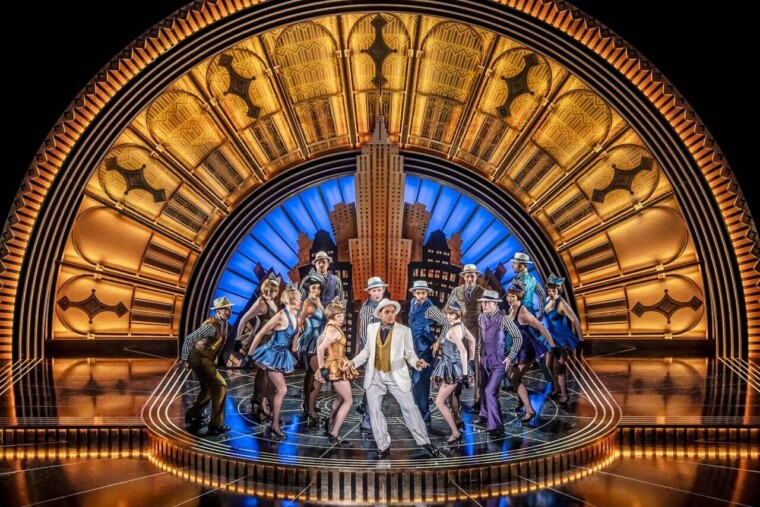 “Top Hat” au Châtelet : une comédie musicale portée par la danse et les claquettes