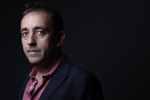 Jérôme Ferrari explore expatriation et immigration dans « Très brève théorie de l’enfer »