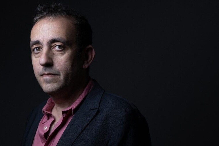 Jérôme Ferrari explore expatriation et immigration dans « Très brève théorie de l’enfer »