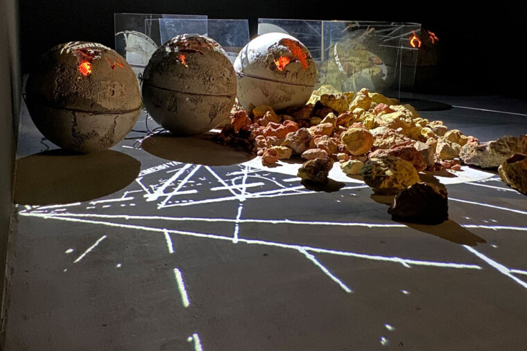 Theodoulos Gregoriou investit le Faubourg Saint-Honoré avec ses sculptures entre archéologie et impression 3D