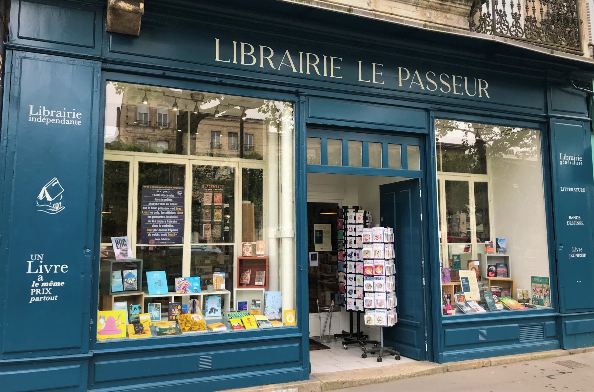 Independent Bookstore Day: a rose and a book offered, but a sector under pressure