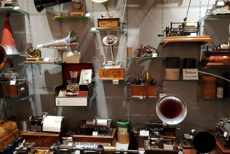 Le Phono Museum : une caverne de 300 machines sonores nichée au cœur de Pigalle
